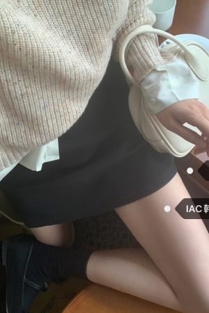 Gray Korean Style Half Skirt - Impeccable Fit and Texture, Trendy Short Skirt for Effortless Y2K Fashion