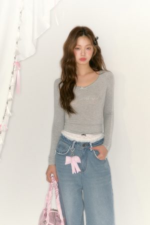 Gray Long-Sleeve T-Shirt for Women - Unique Exquisite Short Sweet and Spicy Autumn Top - Casual Fashion Essential