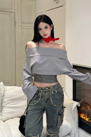 Gray One-Shoulder Long Sleeve Top with Leather Waist-Cinching Slim Fit - Autumn Fashion T-Shirt for Women