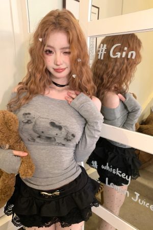 Gray One-Shoulder Slim Fit Long Sleeve T-Shirt with Cat Star Girl Design - Sexy Spring Summer Top for Y2K and Korean Style Fashion