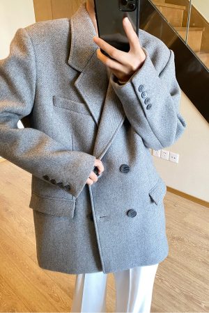 Gray Oversized Double-Breasted Woolen Suit Jacket with Vintage Thick Design for Winter Fashion
