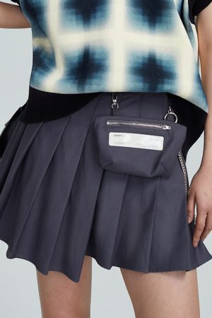 Gray Pleated Skirt with Detachable Pocket - Trendy Roaring Beast Design for 90s Inspired and Y2K Fashion