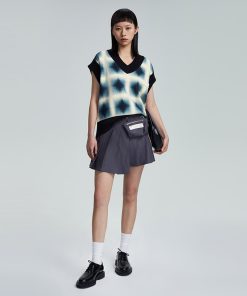 Gray Pleated Skirt with Detachable Pocket - Trendy Roaring Beast Design for 90s Inspired and Y2K Fashion