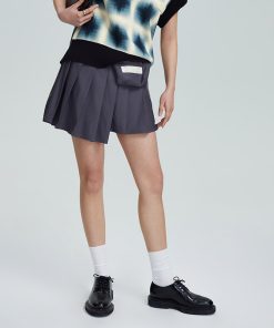 Gray Pleated Skirt with Detachable Pocket - Trendy Roaring Beast Design for 90s Inspired and Y2K Fashion