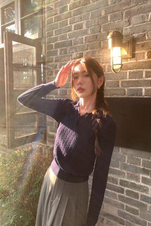 Gray Polo Collar Twisted Knit Sweater for Women, Long Sleeve Embroidered Spring Design, Stylish Short Sweater for Casual Wear