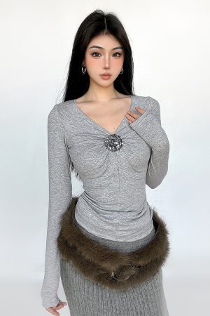 Gray Retro Floral V-Neck Long Sleeve T-Shirt - Slim Fit Base Layer for Spring 2025, Y2K Style Fashion Top