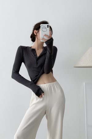 Gray Slim-Fitting Long Sleeve T-Shirt for Women, Spicy Girl Pure Desire Design, Autumn Layering Top, Trendy Base Shirt