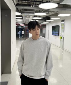 Gray Three-Dimensional Relief Heart Sweatshirt for Men - Casual Versatile Autumn Top, Perfect for Everyday Wear