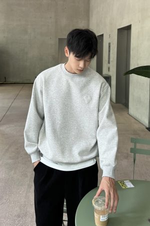 Gray Three-Dimensional Relief Heart Sweatshirt for Men - Casual Versatile Autumn Top, Perfect for Everyday Wear
