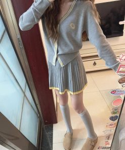 Gray V-Neck Knitted Cardigan and Pleated Skirt Set for Women, Long Sleeve Dress, Stylish Autumn Winter Outfit
