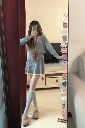 Gray V-Neck Knitted Cardigan and Pleated Skirt Set for Women, Long Sleeve Dress, Stylish Autumn Winter Outfit
