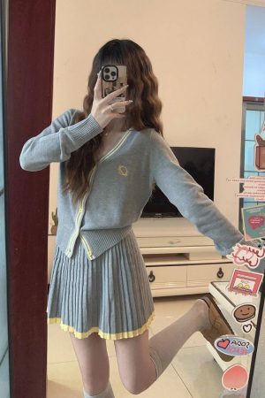 Gray V-Neck Knitted Cardigan and Pleated Skirt Set for Women, Long Sleeve Dress, Stylish Autumn Winter Outfit