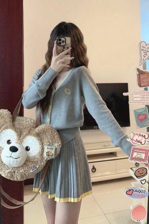 Gray V-Neck Knitted Cardigan and Pleated Skirt Set for Women, Long Sleeve Dress, Stylish Autumn Winter Outfit