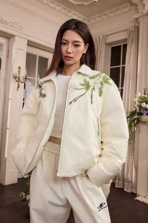 Green Floral Wreath Embroidered Down Jacket with Shoulder-Wrapped Collar, Warm Non-Quilted Coat for Y2K and Vintage Style