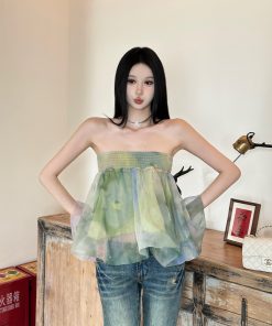 Green Printed Strapless Bud Top - Youthful Niche Style, Perfect for Summer Fashion, Trendy and Playful Design