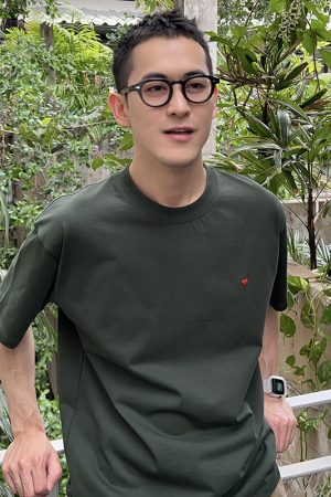 Green Round Neck Short Sleeve T-Shirt for Men with Love Heart Embroidery - Summer Casual Korean Style Loose Fit