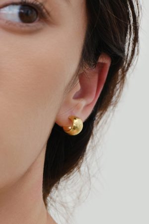 Hammered Design 925 Silver Needle Earrings - Sparkling Spring Summer Ear Studs for 90s Aesthetic and Y2K Fashion Lovers