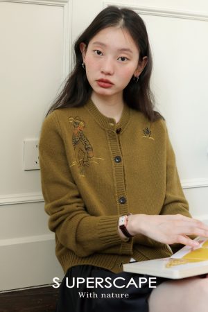 Hand-Drawn Graffiti Embroidery Round Neck Slightly Loose 100% Wool Knitted Cardigan - Y2K Inspired Australian Style