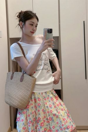 Hand-Painted Graffiti Off-Shoulder Short Sleeve T-Shirt - Versatile Loose Casual Slimming Y2K Style