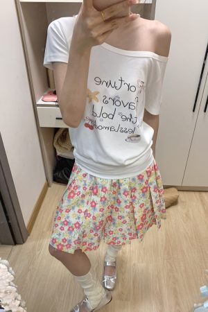 Hand-Painted Graffiti Off-Shoulder Short Sleeve T-Shirt - Versatile Loose Casual Slimming Y2K Style