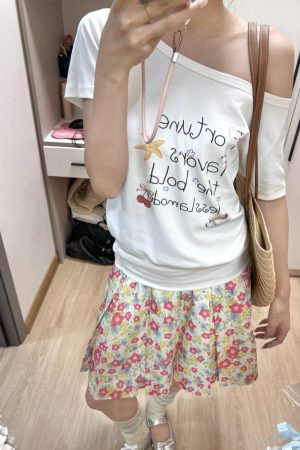 Hand-Painted Graffiti Off-Shoulder Short Sleeve T-Shirt - Versatile Loose Casual Slimming Y2K Style