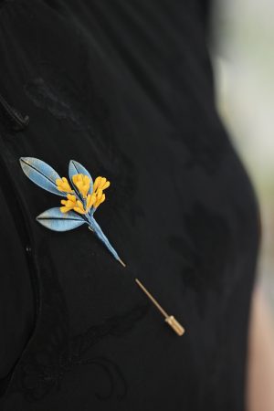 Handmade Floral Brooch - Exquisite Osmanthus Corsage Accessory for Qipao, Traditional Chinese Style Fashion Decoration