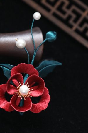Handmade Floral Brooch for Women - Luxury Red Qipao Accessory, Elegant Decorative Pin for Fashionable Outfits