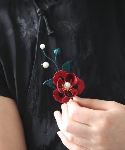 Handmade Floral Brooch for Women - Luxury Red Qipao Accessory, Elegant Decorative Pin for Fashionable Outfits