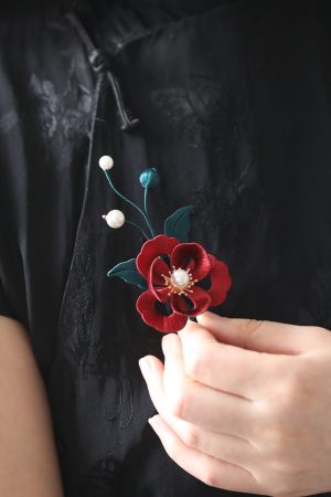 Handmade Floral Brooch for Women - Luxury Red Qipao Accessory, Elegant Decorative Pin for Fashionable Outfits