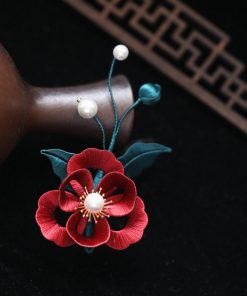 Handmade Floral Brooch for Women - Luxury Red Qipao Accessory, Elegant Decorative Pin for Fashionable Outfits