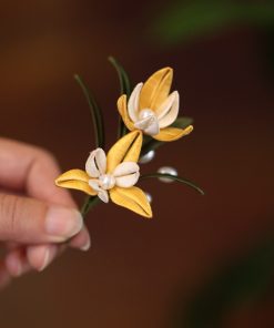 Handmade Flower-Wrapped Brooch for Qipao Suit - Exquisite Classic Floral Lapel Accessory, Elegant Boutique Design