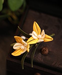Handmade Flower-Wrapped Brooch for Qipao Suit - Exquisite Classic Floral Lapel Accessory, Elegant Boutique Design