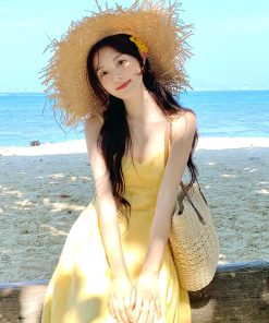Handmade Frayed Raffia Sun Hat with Exaggerated Wide Brim for Summer Vacation, Sun Protection, Women's 2025 Trend
