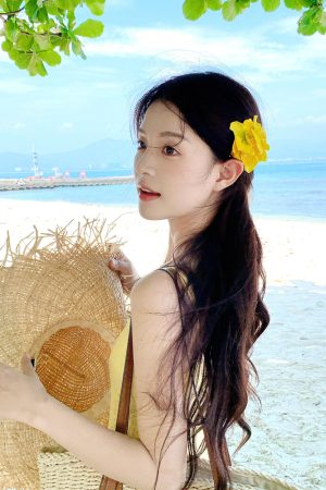 Handmade Frayed Raffia Sun Hat with Exaggerated Wide Brim for Summer Vacation, Sun Protection, Women's 2025 Trend