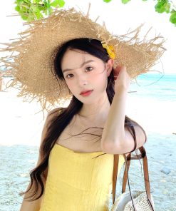 Handmade Frayed Raffia Sun Hat with Exaggerated Wide Brim for Summer Vacation, Sun Protection, Women's 2025 Trend