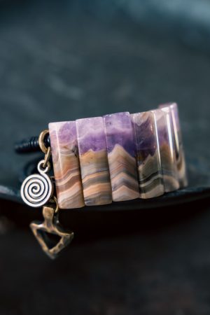 Handmade Personalized Gradient Agate and Amethyst Bracelet for Men and Women - Unique Non-Fish Design Jewelry