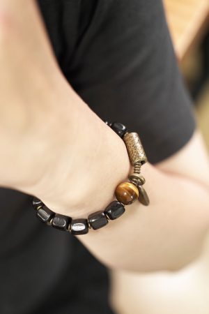 Handmade Retro Black Sandalwood Bracelet with Knife Pattern, Unique Design Jewelry for Men and Women, Trendy Fashion Accessory