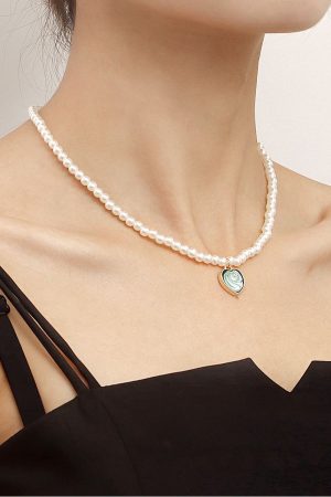 Handmade Retro Imitation Pearl Baroque Beaded Heart Necklace with Green Water Flow Pattern - Versatile Statement Jewelry