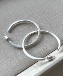 Handmade Vintage C-Shaped Hammered Pleated Silver-Plated Ear Studs Earrings - Unique Cool Niche Jewelry