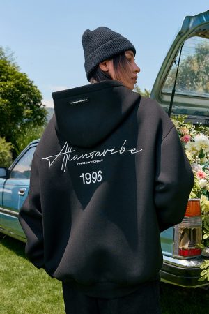 Handwritten Signature Embroidery Clean Fit Cardigan Sweatshirt in Air Layer - Trendy Y2K Style Outerwear