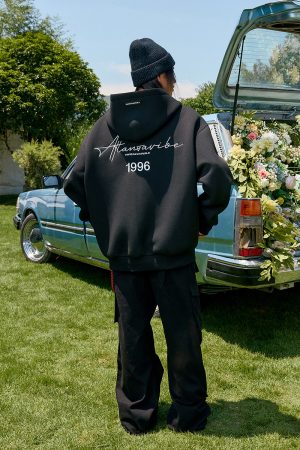 Handwritten Signature Embroidery Clean Fit Cardigan Sweatshirt in Air Layer - Trendy Y2K Style Outerwear