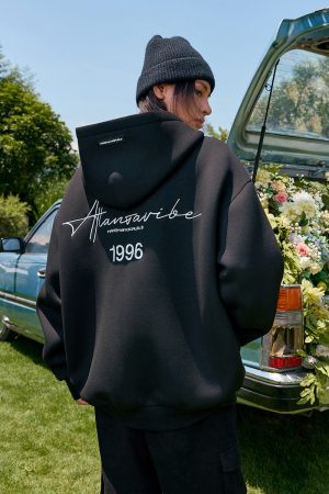 Handwritten Signature Embroidery Clean Fit Cardigan Sweatshirt in Air Layer - Trendy Y2K Style Outerwear
