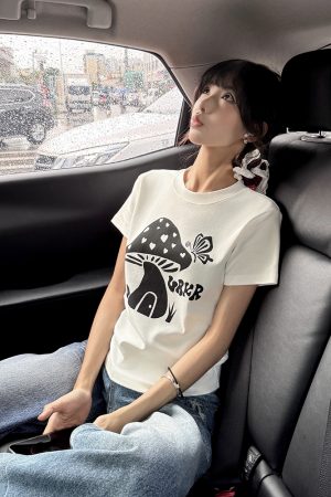 Heart Mushroom Print Short Sleeve T-Shirt for Women - Summer American Vintage Round Neck Slim Fit Top - Y2K Style