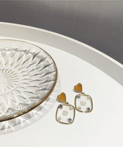 Heart-Shaped Black Love Transparent Acrylic Flower Rectangular Short Earrings for Spring and Summer Fashion