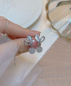 Heart-Shaped Cat's Eye Stone Earrings for Women - Minimalist Elegant Studs for Spring and Summer Fashion
