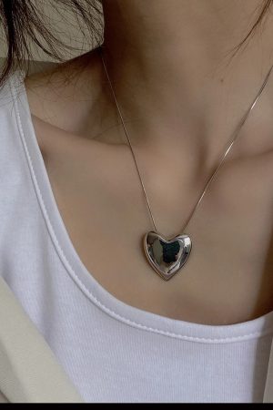Heart-Shaped Clavicle Chain Necklace, Minimalist Ins Style, Understated Personalized Design, High-End Feel Fashion Jewelry