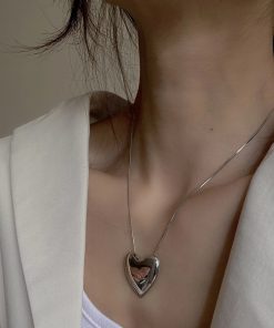 Heart-Shaped Clavicle Chain Necklace, Minimalist Ins Style, Understated Personalized Design, High-End Feel Fashion Jewelry