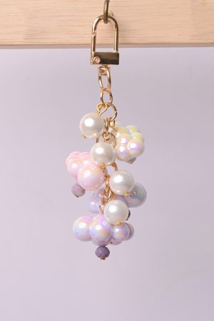 Heart-Shaped Cloud Phone Chain Short Wrist Strap with Pearl Bead Pendant - Cute Bag Accessory Keychain for Fashion Lovers