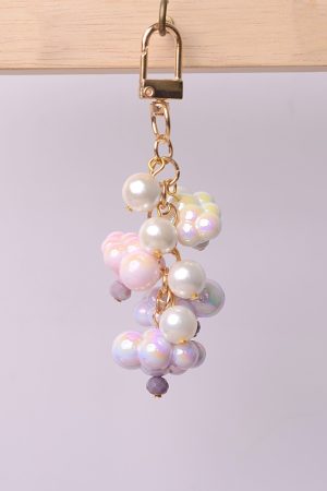 Heart-Shaped Cloud Phone Chain Short Wrist Strap with Pearl Bead Pendant - Cute Bag Accessory Keychain for Fashion Lovers