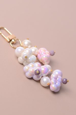 Heart-Shaped Cloud Phone Chain Short Wrist Strap with Pearl Bead Pendant - Cute Bag Accessory Keychain for Fashion Lovers